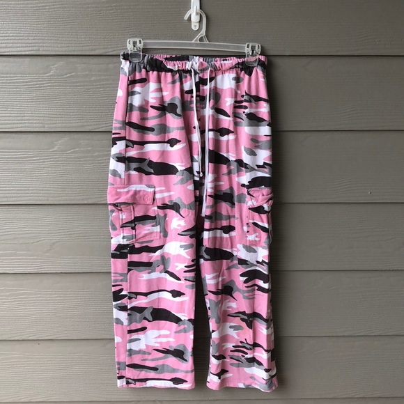Pants - 🔥🔥 Pink camo cargo sweat pants